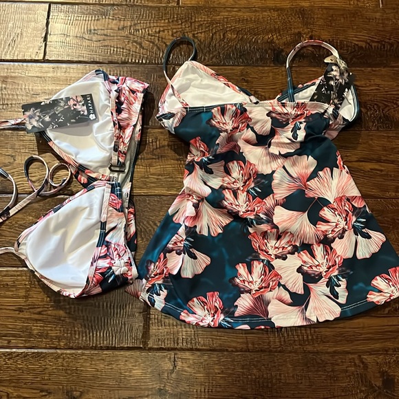 Hapari swimsuit tops - Picture 2 of 2